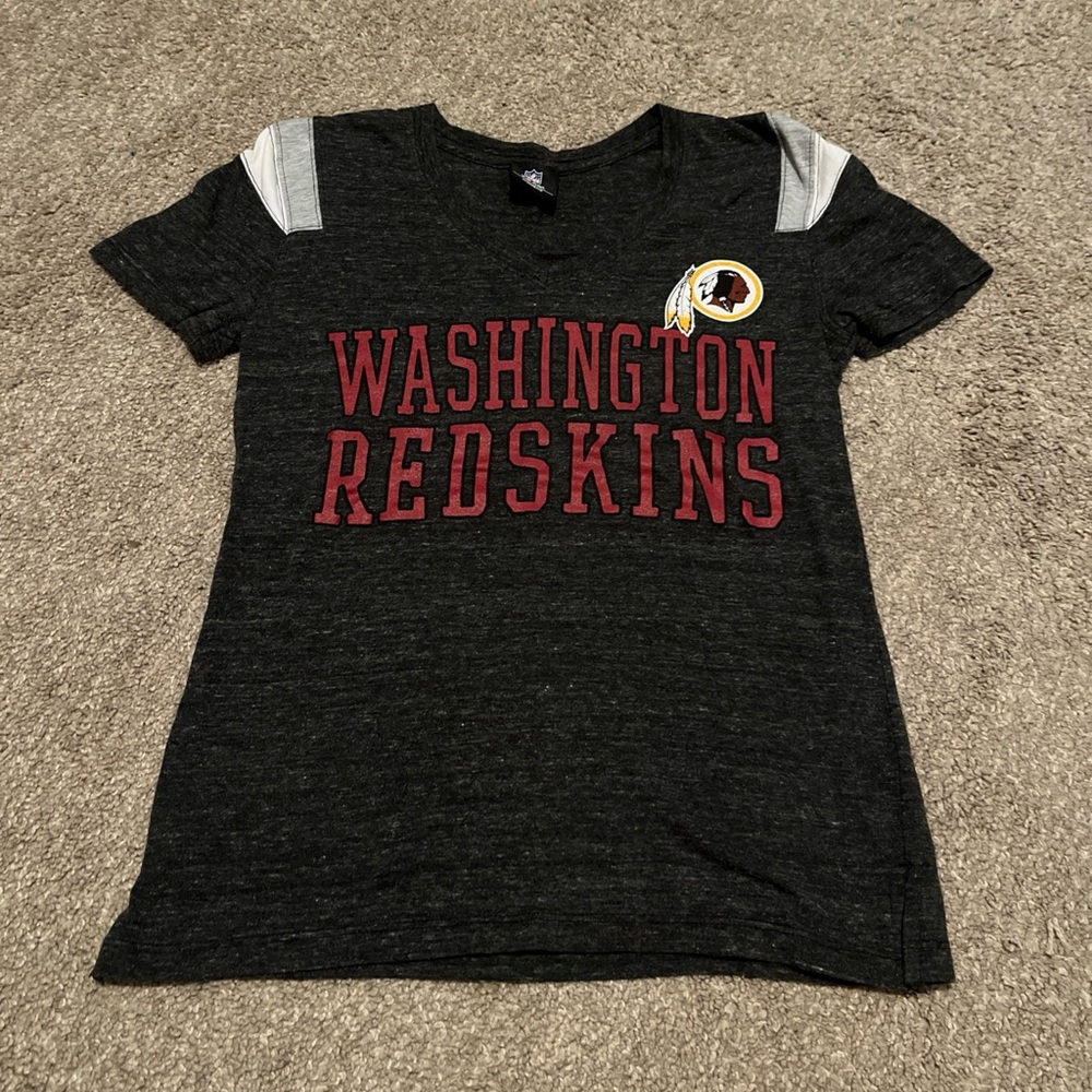 Washington Redskins Women’s Dark Gray T-Shirt small NFL